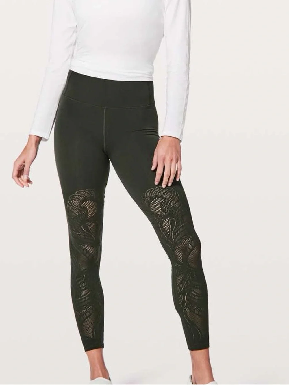 Lululemon Reveal Tight Lattice Paisley 28 inches Size 2